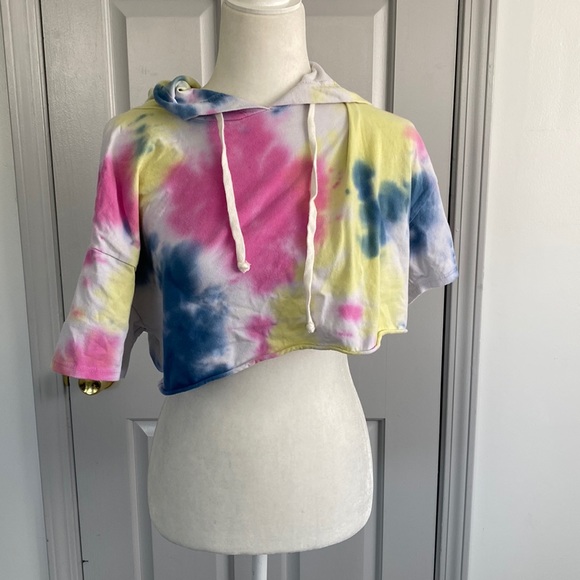 ladies fashion nova tie dye crop hoodie - Picture 4 of 6